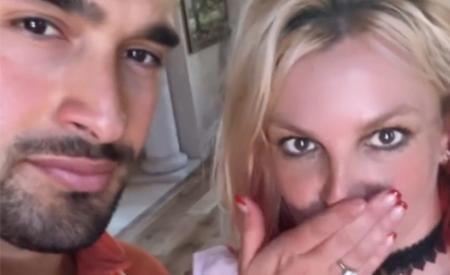 Britney Spears đính hôn